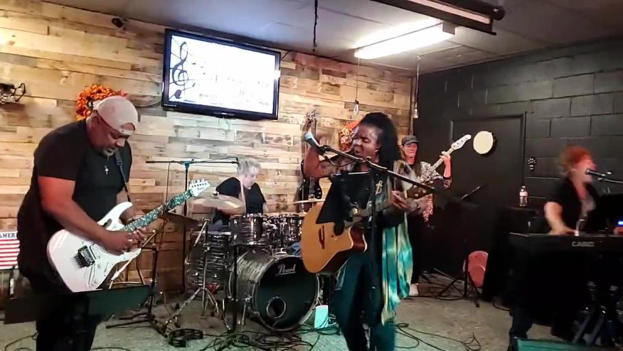 Dana Isles and Facedown